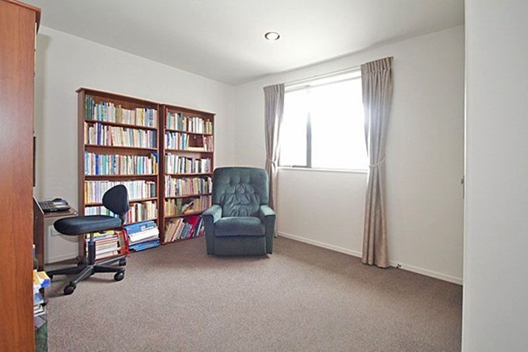 Photo of property in 10 Te Ironui Place, Huntington, Hamilton, 3210