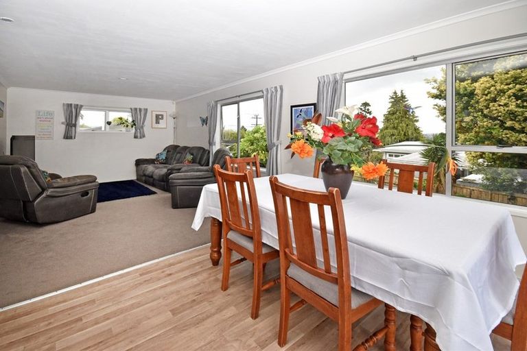 Photo of property in 2/90 Rosier Road, Glen Eden, Auckland, 0602