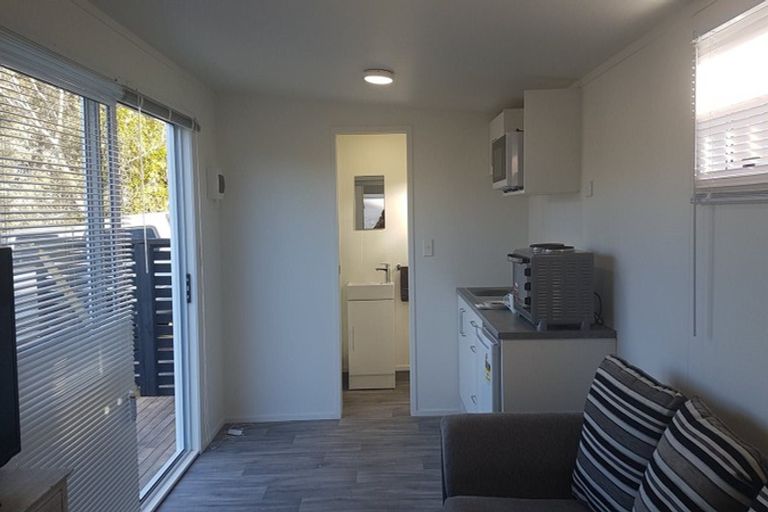 Photo of property in 5 Holgate Avenue, Herald Island, Auckland, 0618