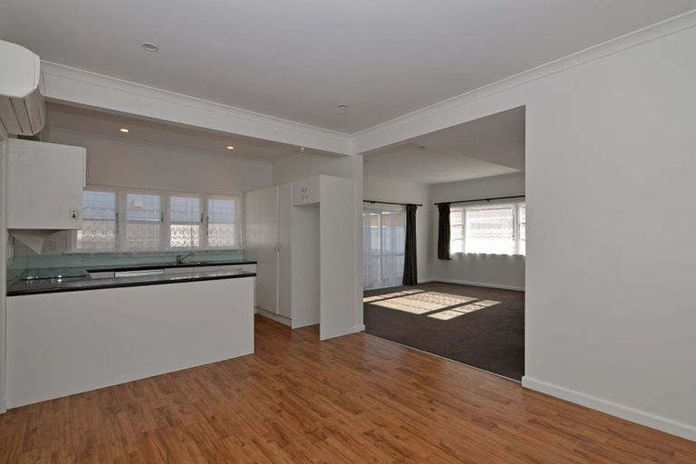 Photo of property in 37a Parkvale Road, Karori, Wellington, 6012