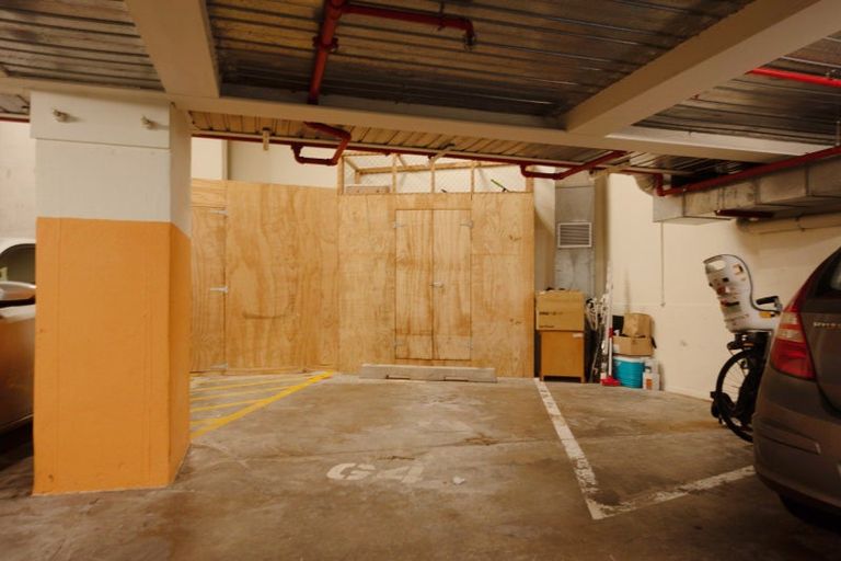 Photo of property in Stadium Garden Flats, 304/107 Thorndon Quay, Pipitea, Wellington, 6011