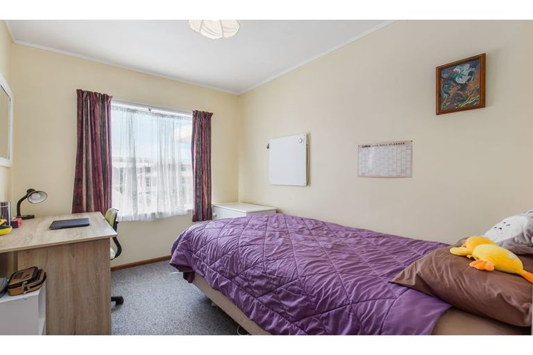 Photo of property in 34 Levesque Street, Birkdale, Auckland, 0626