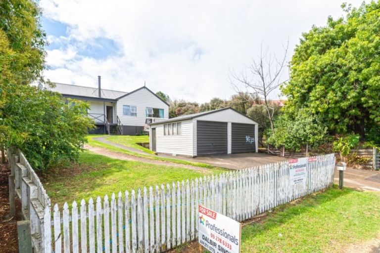 Photo of property in 29 Moncrieff Avenue, Clendon Park, Auckland, 2103