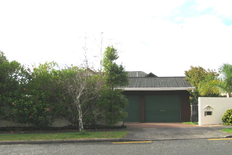 Photo of property in 77 Porritt Avenue, Chatswood, Auckland, 0626