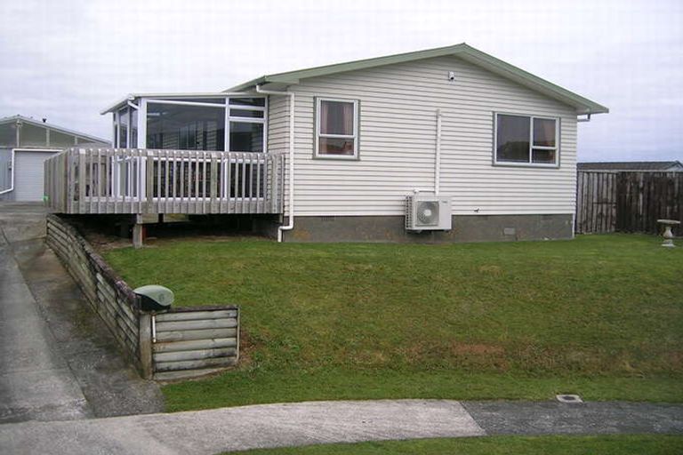 Photo of property in 6 Lindis Close, Kelson, Lower Hutt, 5010