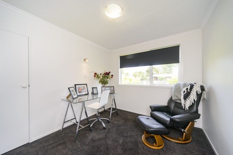 Photo of property in 4 Redwood Grove, Hokowhitu, Palmerston North, 4410