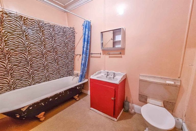 Photo of property in 51 Main Road, Clinton, 9534