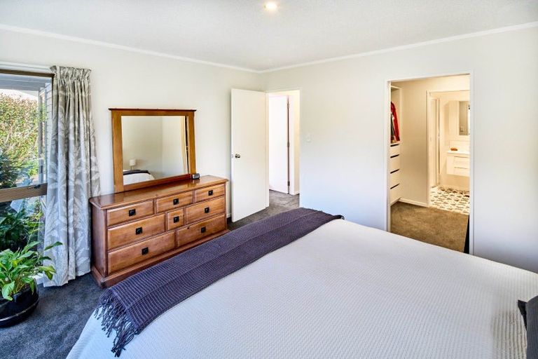 Photo of property in 23 Mcenroe Grove, Naenae, Lower Hutt, 5011