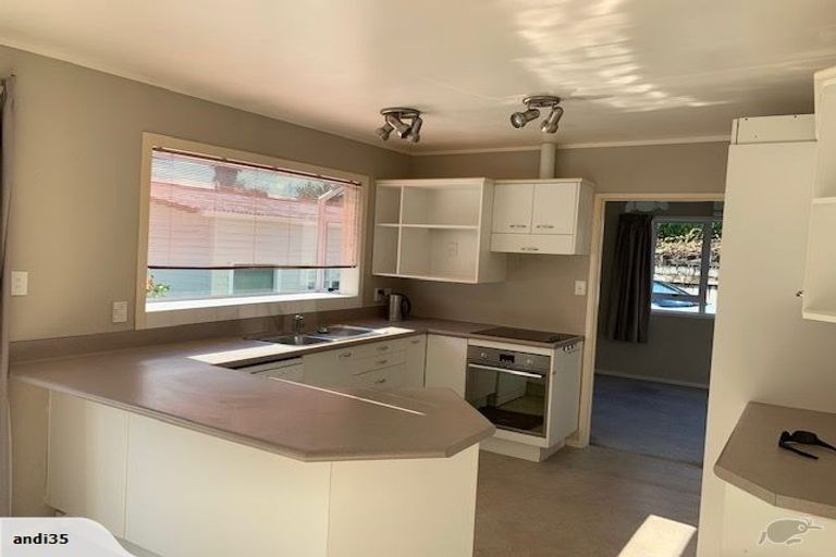 Photo of property in 10 Ervine Place, Bucklands Beach, Auckland, 2014