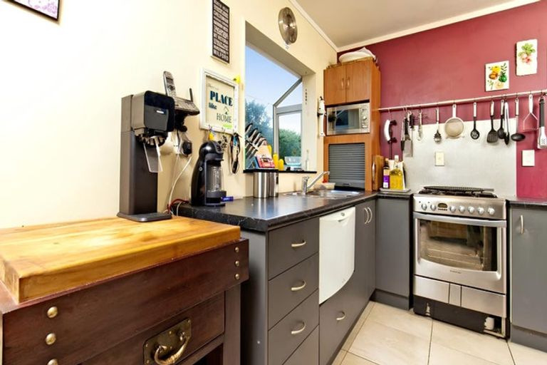Photo of property in 13a Becroft Drive, Forrest Hill, Auckland, 0620