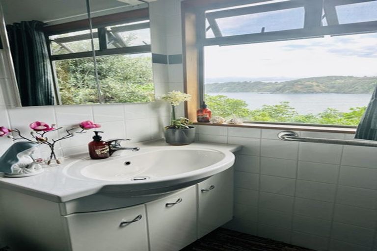 Photo of property in 58 Grand View Road, Leigh, 0985