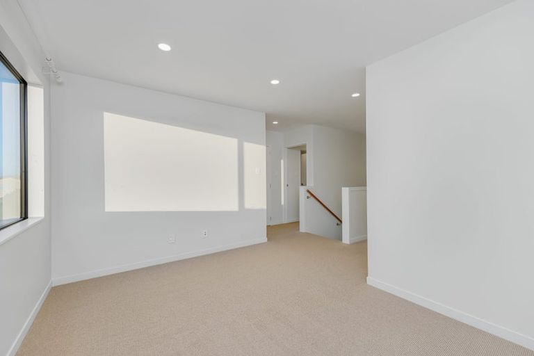 Photo of property in 6 Alexander French Close, Silverdale, 0932