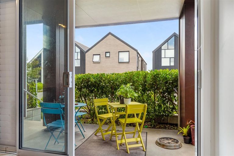Photo of property in 4/2 Warrant Officer Lane, Hobsonville, Auckland, 0616