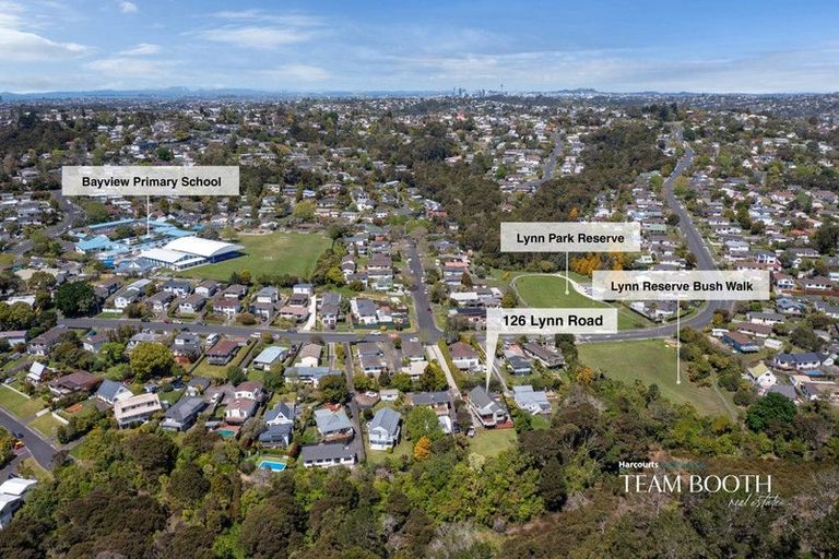 Photo of property in 126 Lynn Road, Bayview, Auckland, 0629