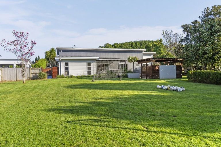 Photo of property in 23 Heta Road, Highlands Park, New Plymouth, 4312