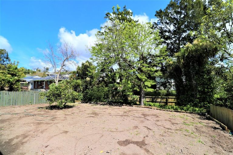 Photo of property in 35 Woodglen Road, Glen Eden, Auckland, 0602