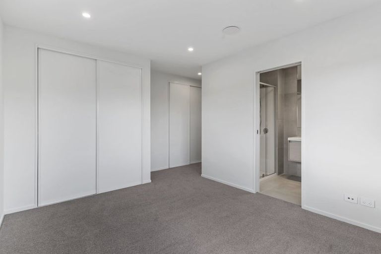 Photo of property in 18 Gosper Road, Takanini, 2112