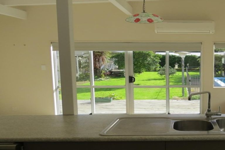 Photo of property in 23 Weka Road, Raumati Beach, Paraparaumu, 5032