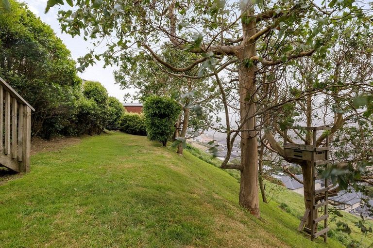 Photo of property in 17 Gifford Grove, Churton Park, Wellington, 6037