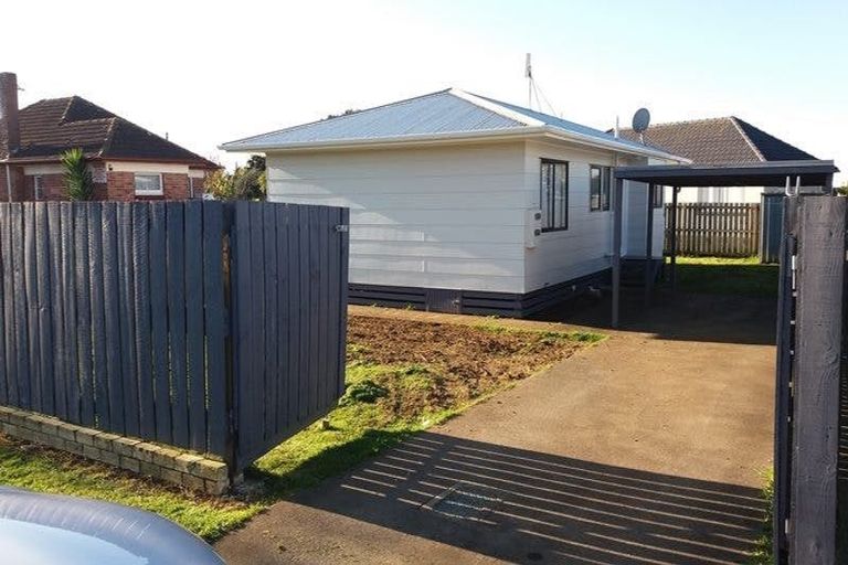 Photo of property in 2/41 Vine Street, Mangere East, Auckland, 2024
