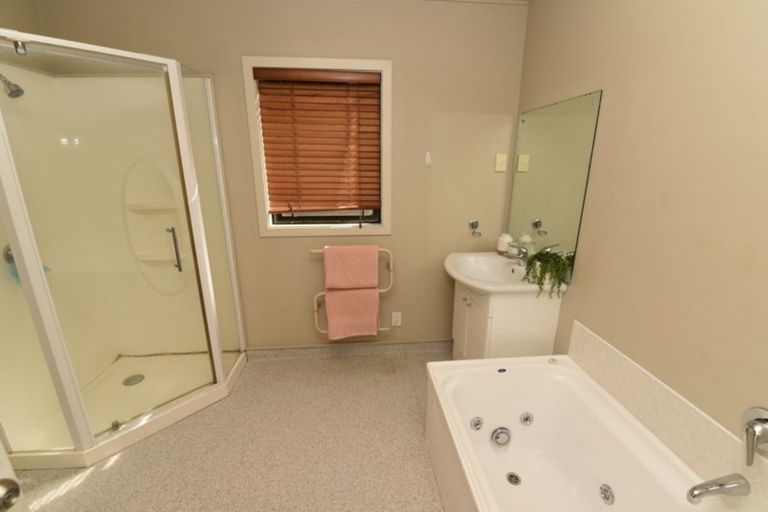 Photo of property in 8e Mckellar Court, Cromwell, 9310