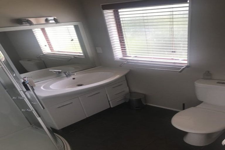 Photo of property in 14 Kilkenny Place, Fitzherbert, Palmerston North, 4410