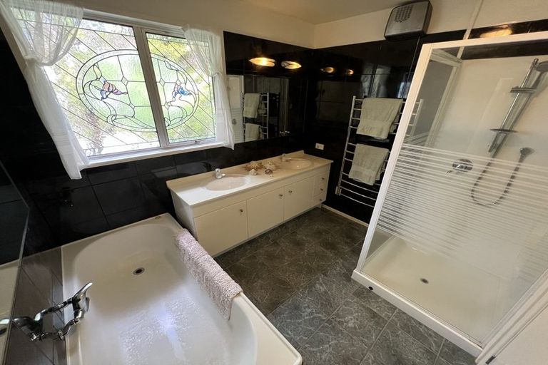 Photo of property in 214 Dyers Pass Road, Cashmere, Christchurch, 8022