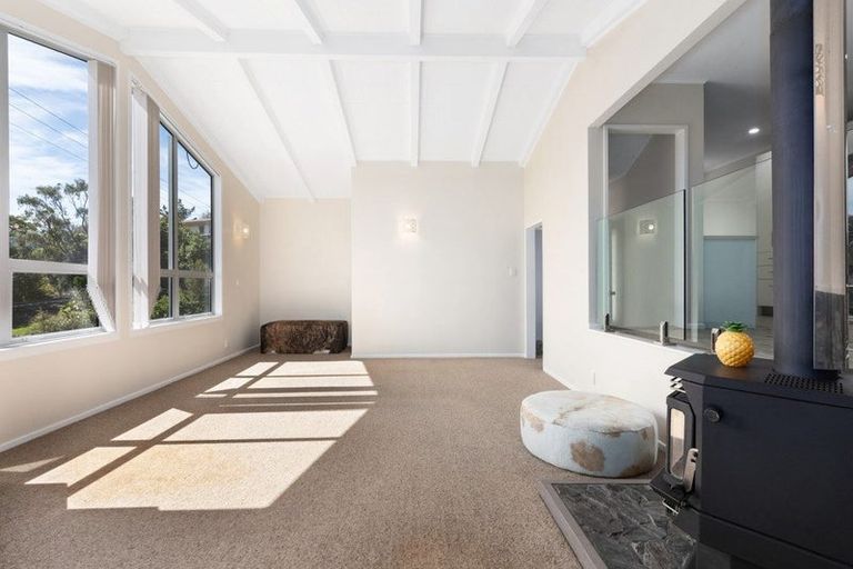 Photo of property in 30 Davis Grove, Wainuiomata, Lower Hutt, 5014