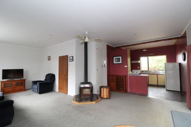 Photo of property in 90 Rhodes Street, Waimate, 7924