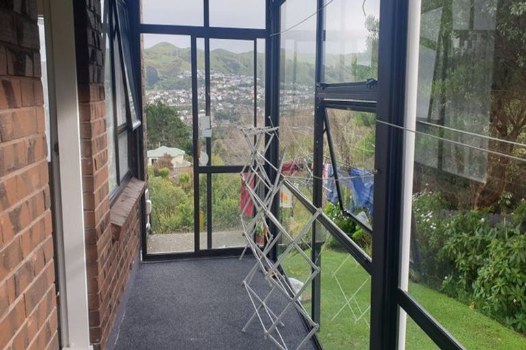 Photo of property in 9 Curacao Place, Grenada Village, Wellington, 6037