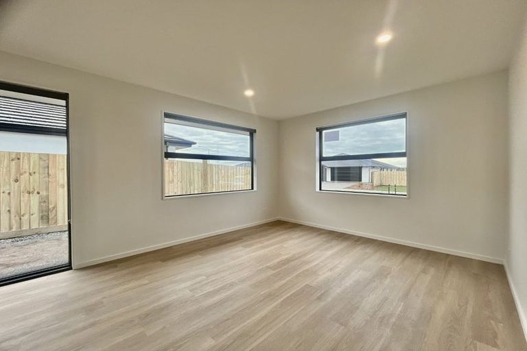 Photo of property in 21 Llew Summers Street, Belfast, Christchurch, 8051