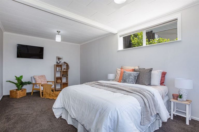 Photo of property in 116 Kahu Road, Paremata, Porirua, 5024