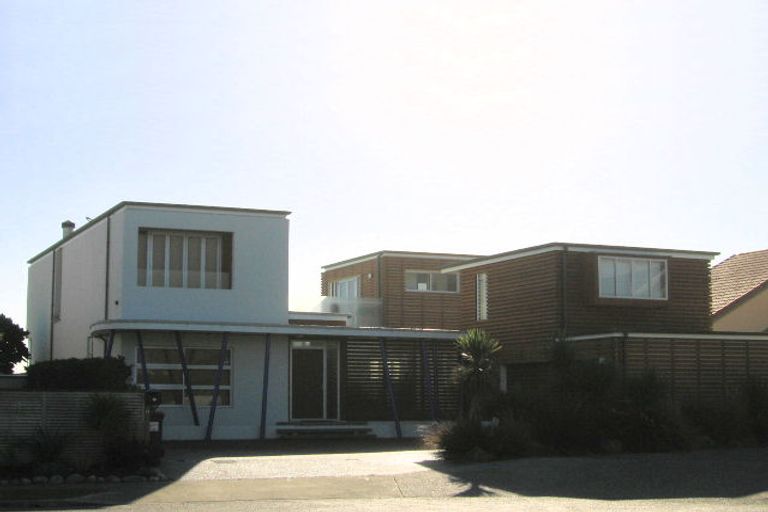 Photo of property in 17 Olliver Grove, Waikanae Beach, Waikanae, 5036