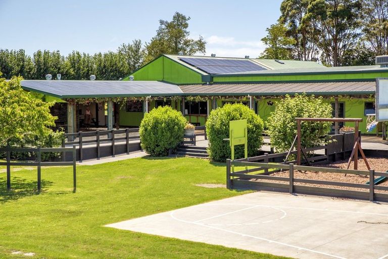 Photo of property in 12 Huna Road, Coastlands, Whakatane, 3191