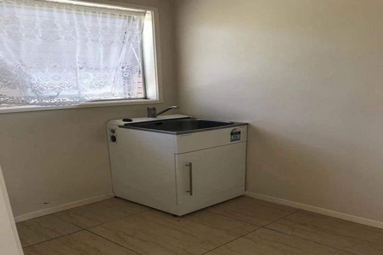 Photo of property in 15 Pixie Place, Pakuranga Heights, Auckland, 2010