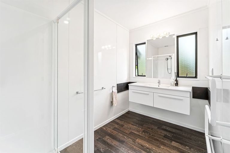 Photo of property in 70b Gledstane Road, Stanmore Bay, Whangaparaoa, 0932