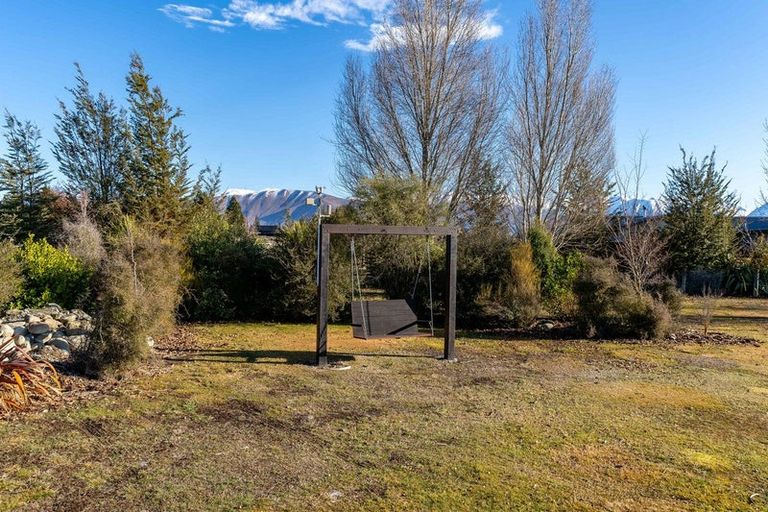 Photo of property in 16 Matukituki Crescent, Twizel, 7901