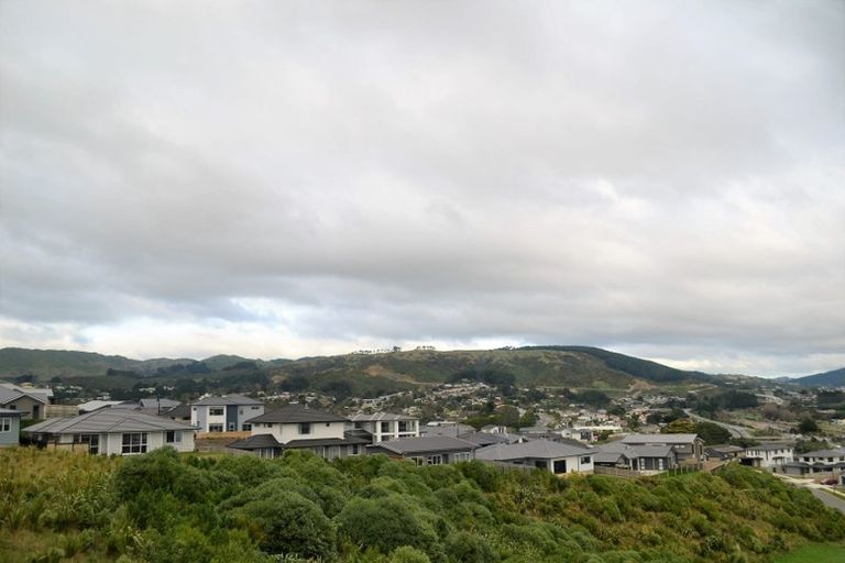 Photo of property in 18a Omaka Place, Aotea, Porirua, 5024