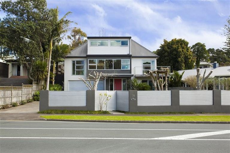 Photo of property in 78 Beach Road, Castor Bay, Auckland, 0620