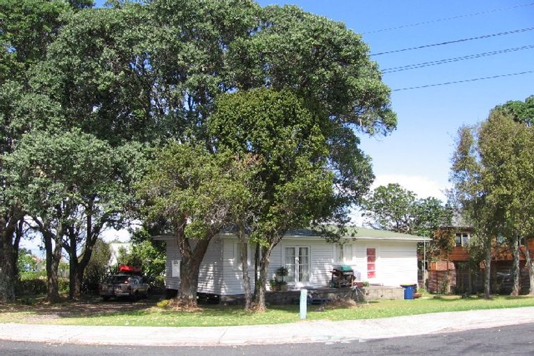 Photo of property in 45 Cliff Road, Torbay, Auckland, 0630