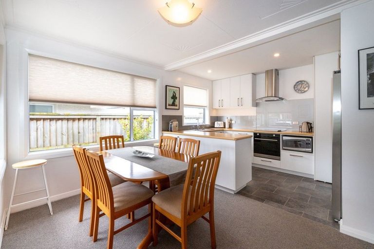 Photo of property in 141 Macandrew Road, South Dunedin, Dunedin, 9012