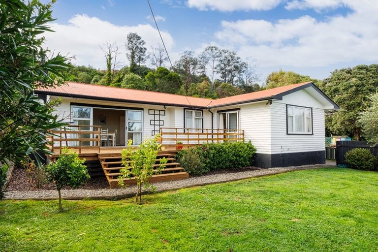 Photo of property in 453 Aokautere Drive, Aokautere, Palmerston North, 4471