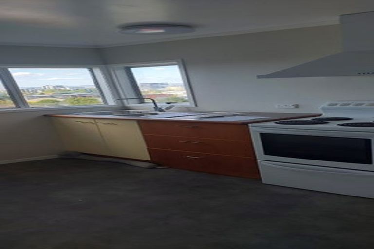 Photo of property in 12 Ruawai Road, Mount Wellington, Auckland, 1060