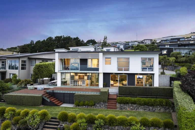 Photo of property in 5 Peregrine Close, Mount Pleasant, Christchurch, 8081