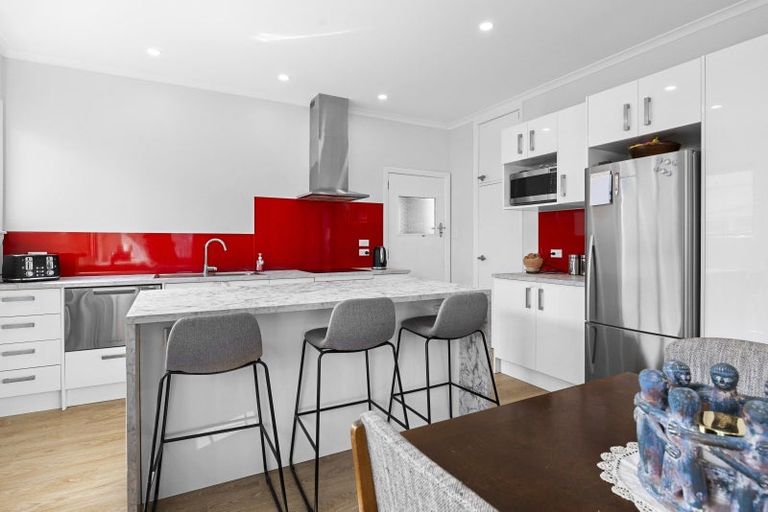 Photo of property in 15 Tasman Street, Opunake, 4616