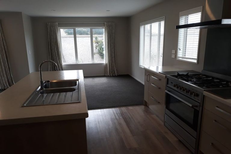 Photo of property in 2 Westpark Drive, Burnside, Christchurch, 8053