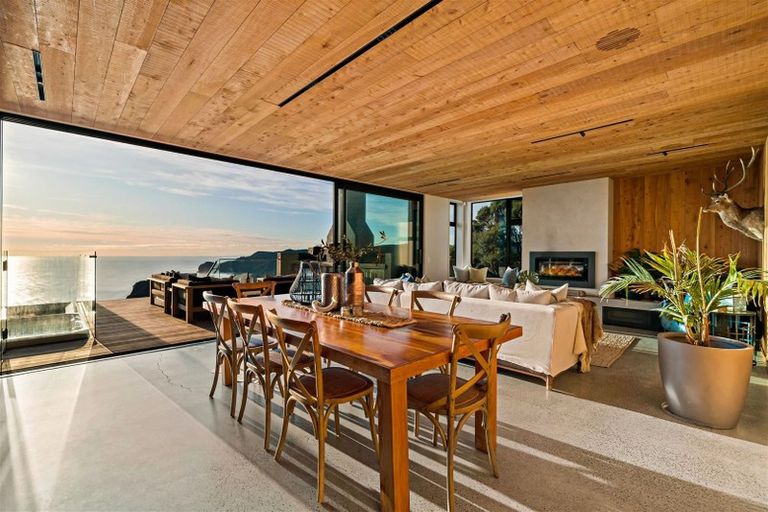 Photo of property in 81 Piha Road, Piha, New Lynn, 0772