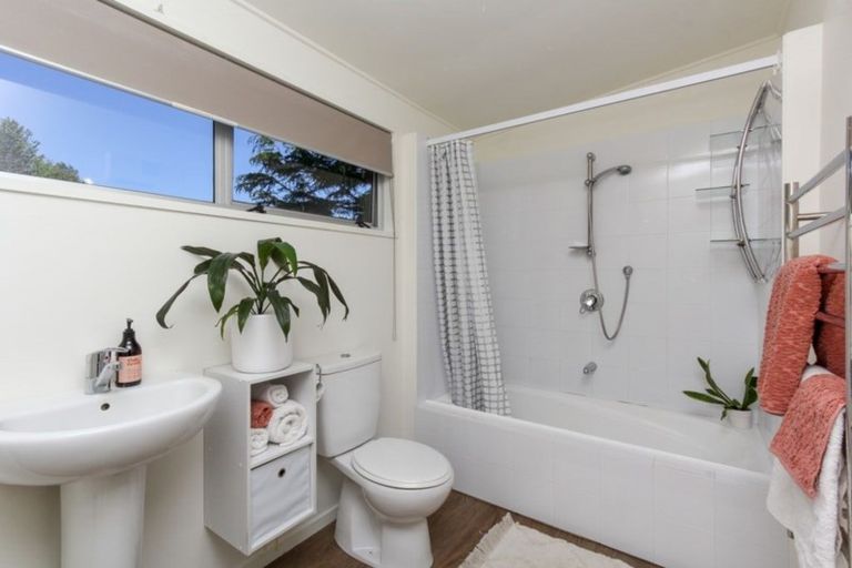 Photo of property in 12 Nevada Drive, Merrilands, New Plymouth, 4312