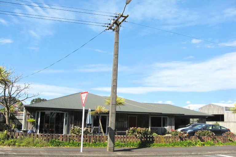 Photo of property in 25 Bulkeley Terrace, New Plymouth, 4310