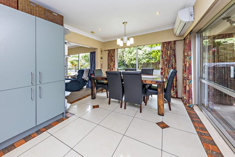 Photo of property in 12 Sunnypark Avenue, Rosehill, Papakura, 2113